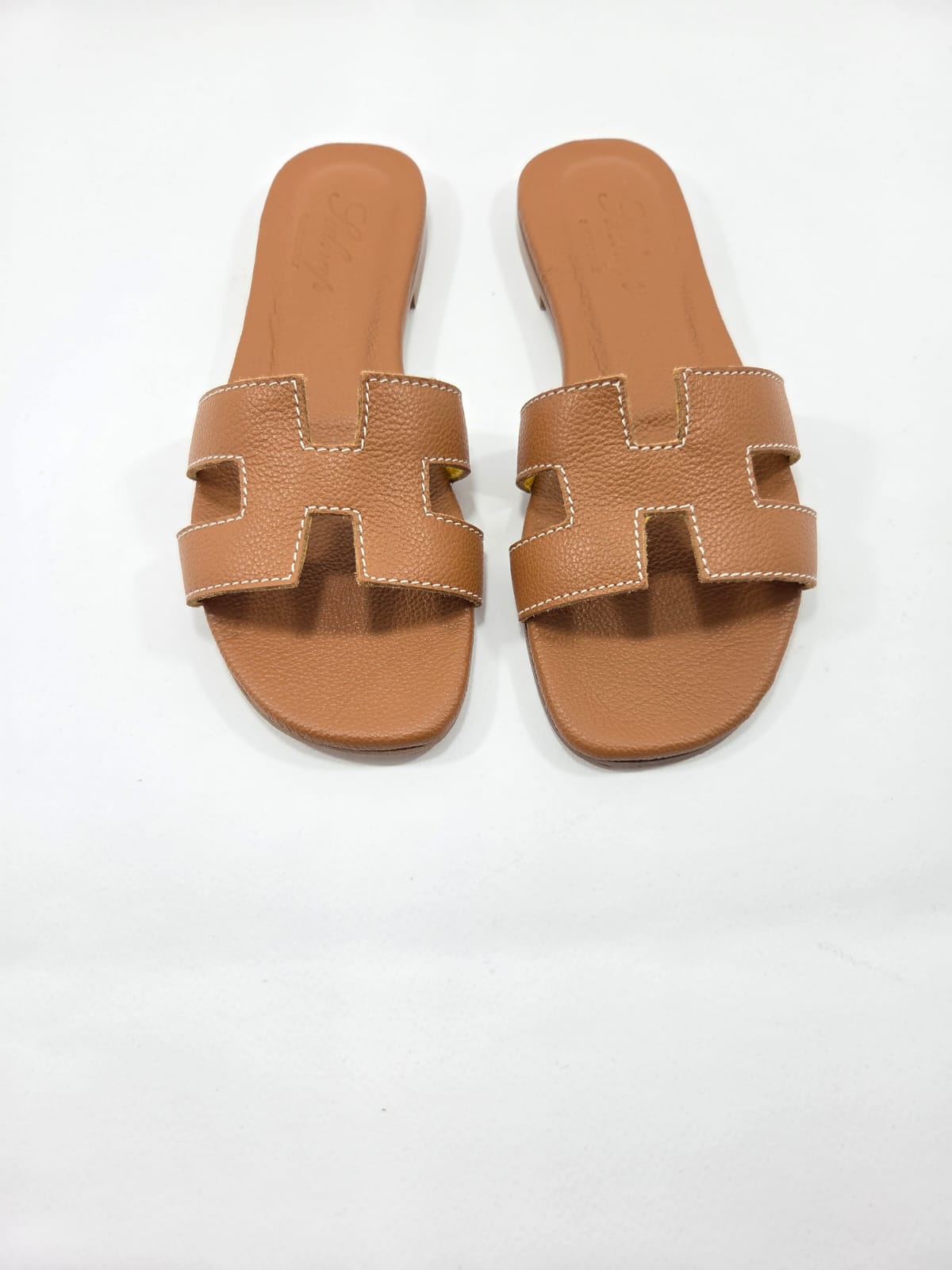 Sandali Bassi Donna Interamente in Vera Pelle Marrone Leone con Suola in Cuoio Naturale.
