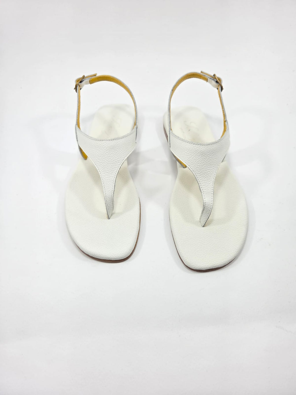 Infradito Donna con Cinturino Interamente in Vera Pelle Bianca con Suola in Cuoio Naturale.