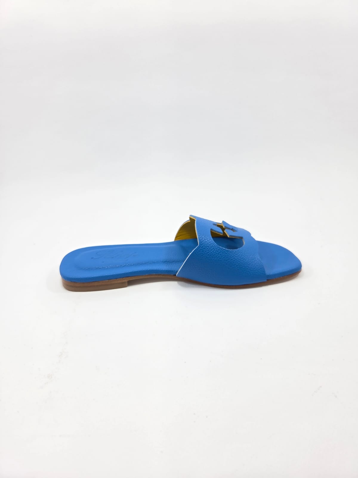 Sandali Bassi Donna Interamente in Vera Pelle Blu Indigo con Suola in Cuoio Naturale.