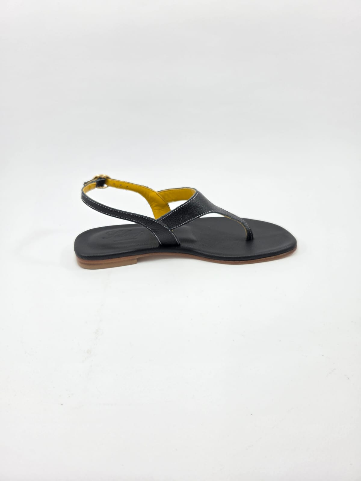 Infradito Donna con Cinturino Interamente in Vera Pelle Nero con Suola in Cuoio Naturale.