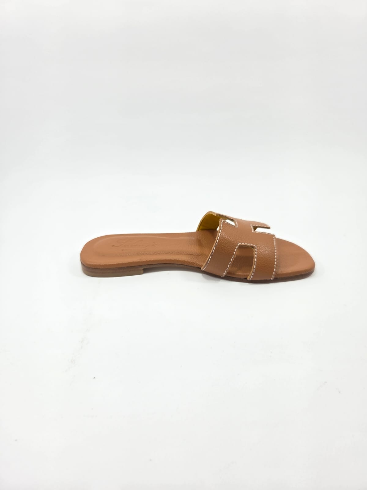 Sandali Bassi Donna Interamente in Vera Pelle Marrone Leone con Suola in Cuoio Naturale.