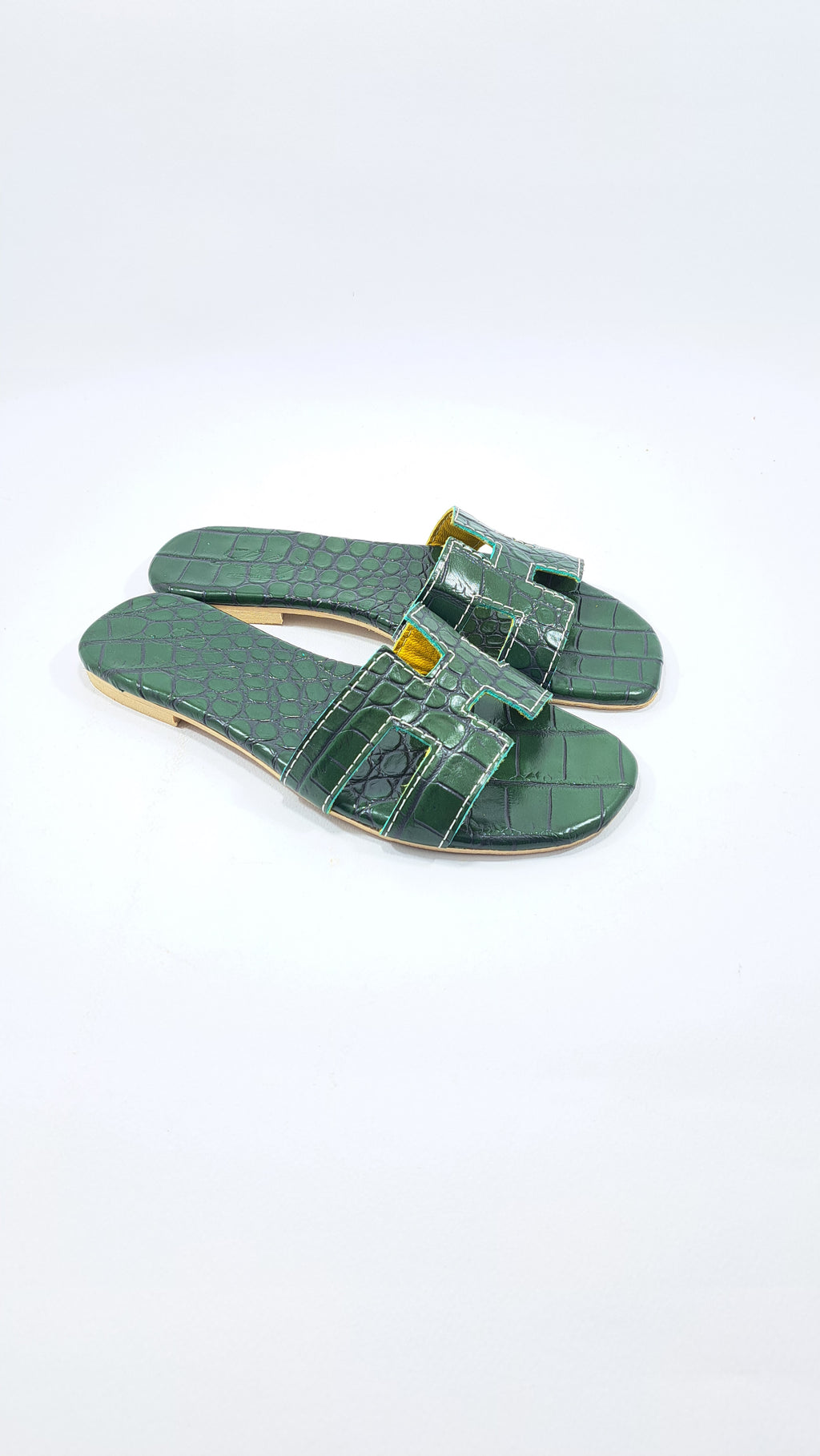 Sandali da donna completamente in pelle con suola in gomma