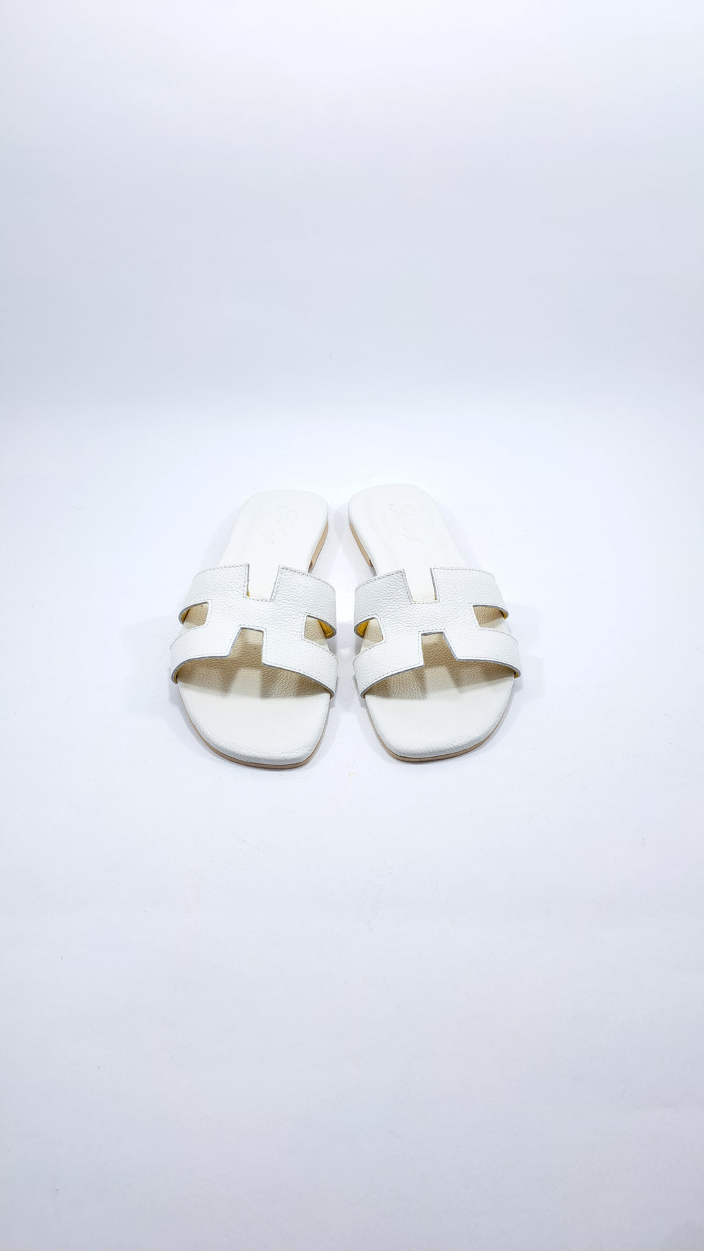 Sandali da donna Completamente in Pelle. Con suola in Gomma