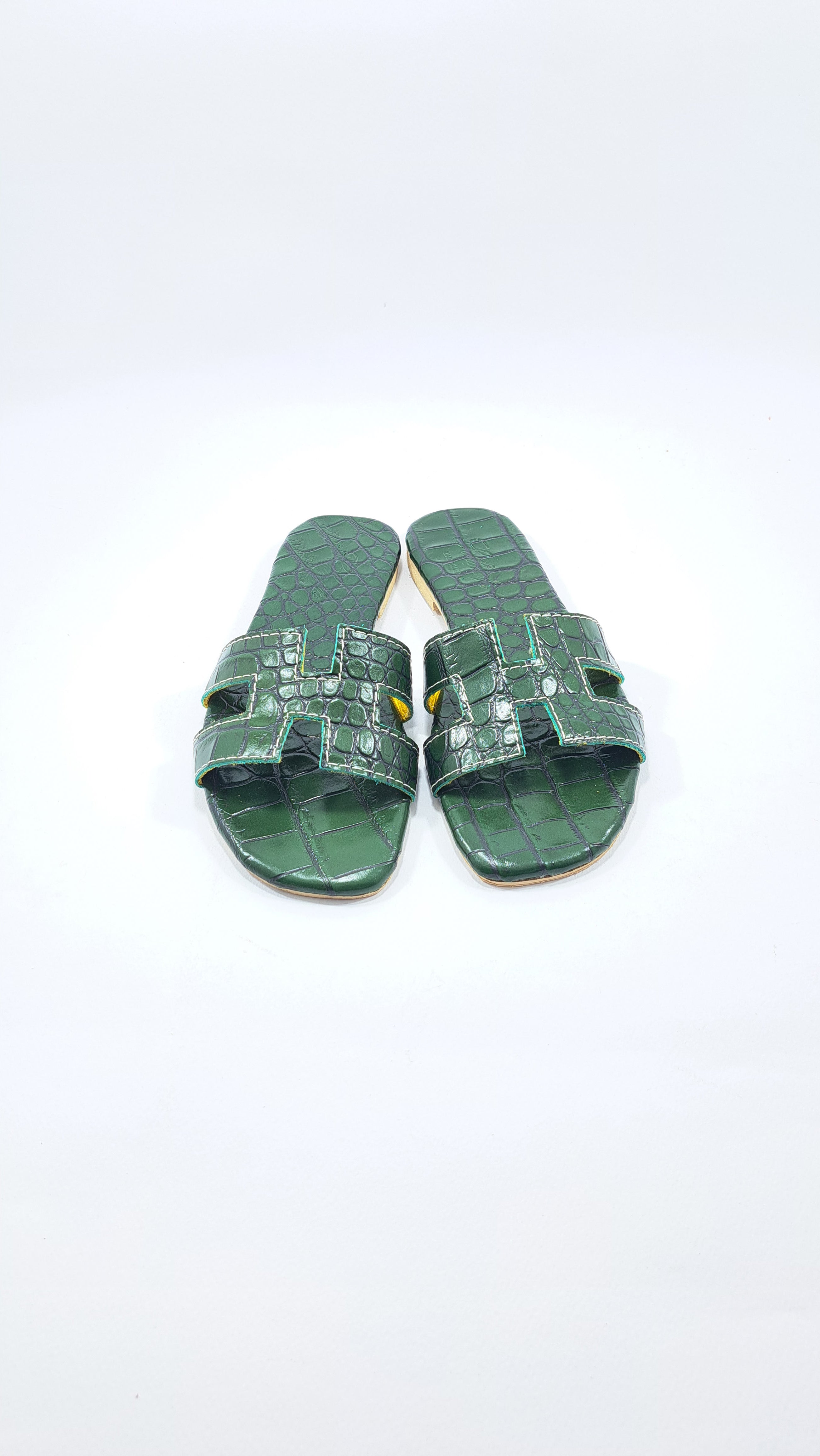 Sandali da donna completamente in pelle con suola in gomma