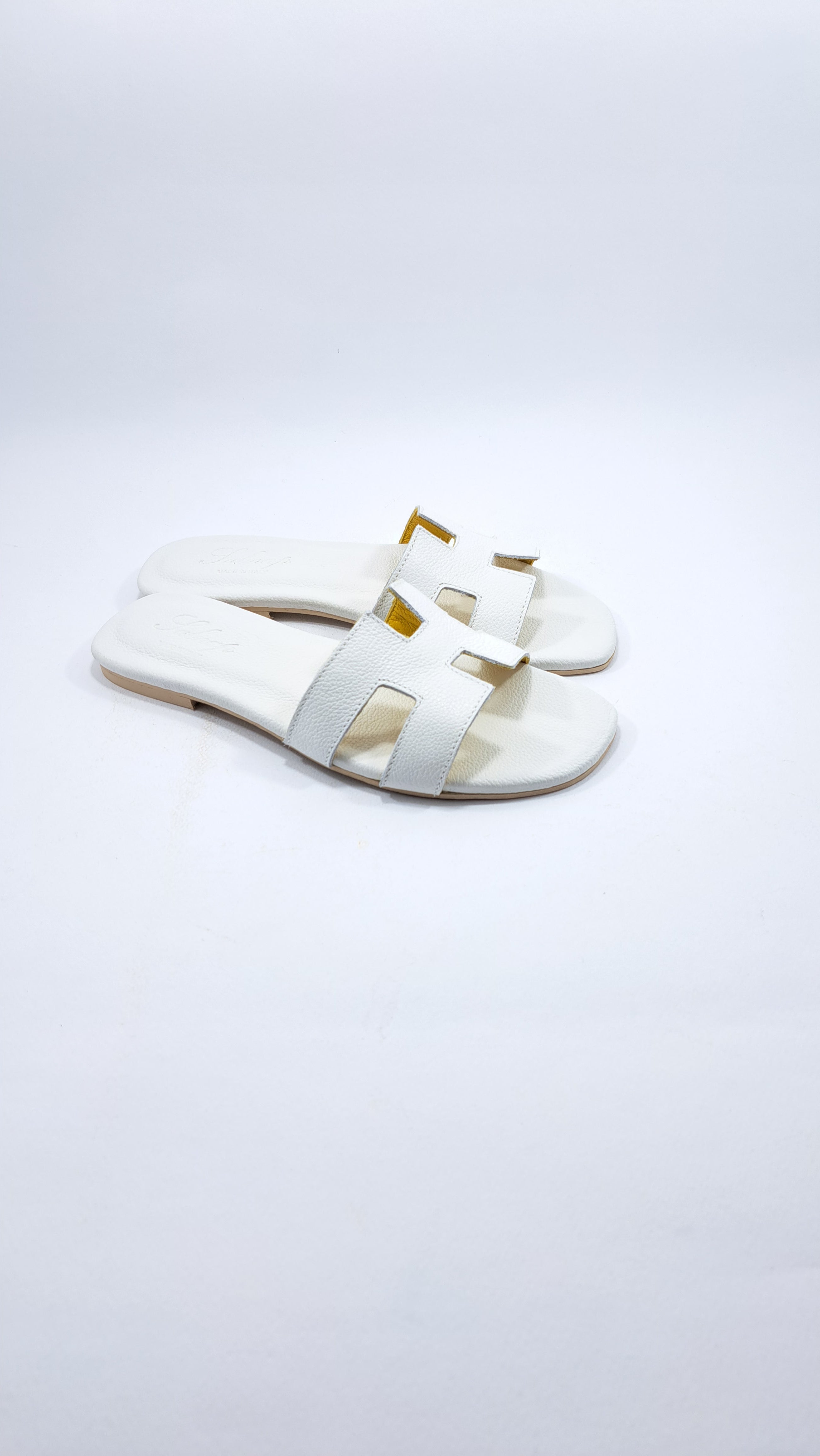 Sandali da donna Completamente in Pelle. Con suola in Gomma